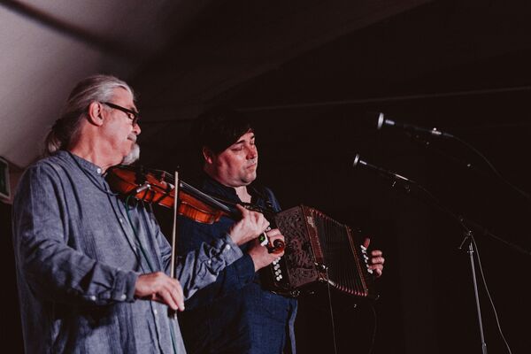 Peter Knight & John Spiers playing violin and accordion 