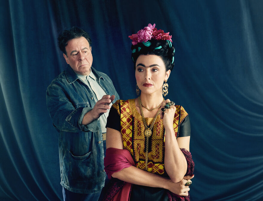 Baritone Carlos Álvarez as Diego Rivera stands behind mezzo-soprano Isabel Leonard as Frida Kahlo.