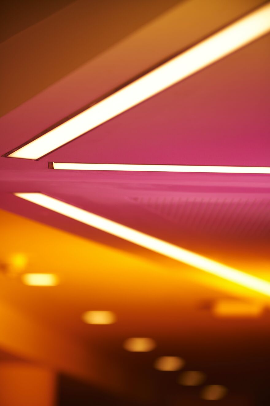 Abstract image of lights with a pink tone